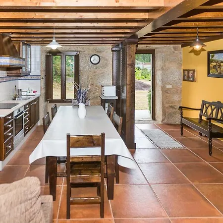 Hospedium Galitrips Casa Campinho بيت للعطل Santa Comba de Carnota