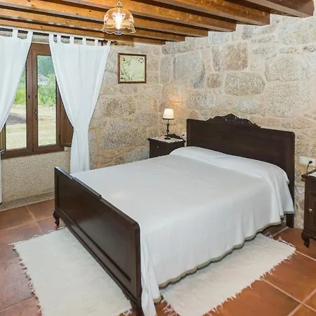 Hospedium Galitrips Casa Campinho بيت للعطل Santa Comba de Carnota